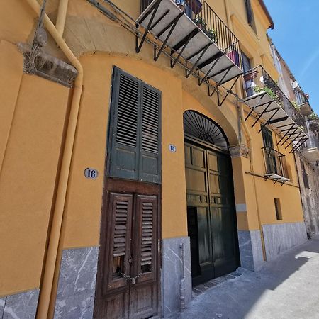 Vicolo Paterno Apartments Palermo Exterior photo
